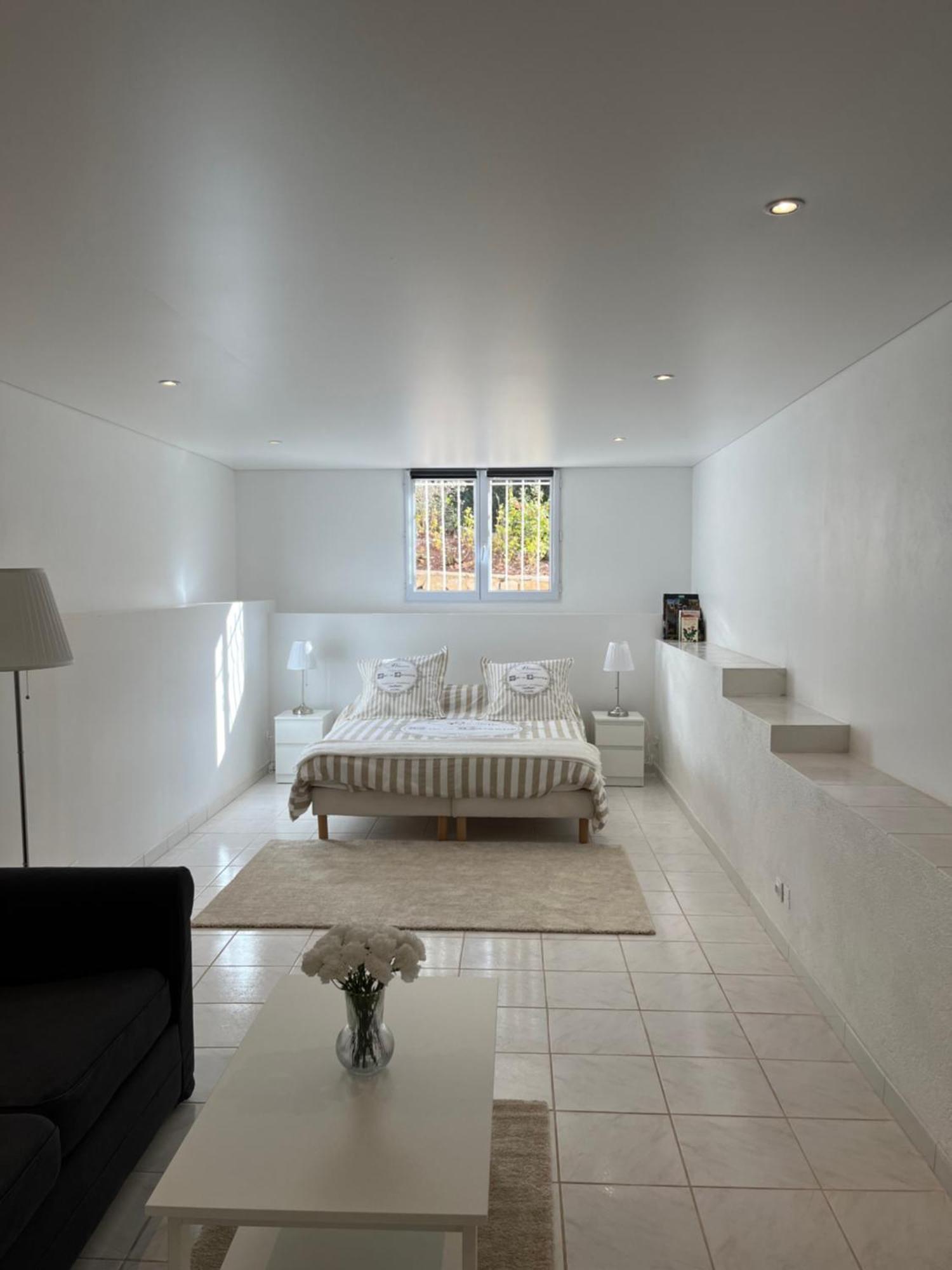 Appartement T3 Avec Jardin Et Piscine Privee à Velaux Extérieur photo